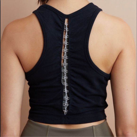 Savvi Ramsey Crop - Picture 3 of 6